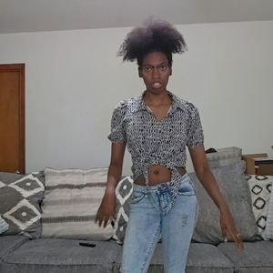 S Button up Black & White patterned shirt